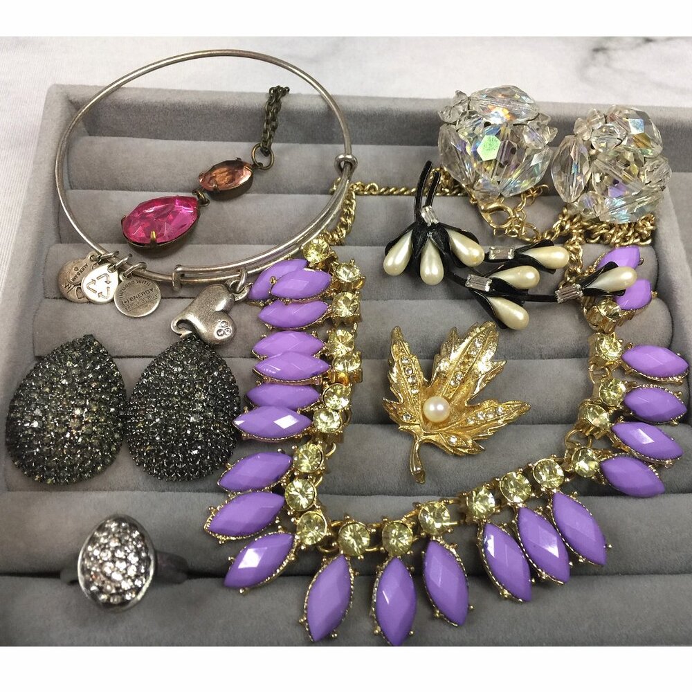 2nd Live Show! Nov. 15 at 10:15pm. (est) JEWELRY- VINTAGE TO NOW - Xmas Gifts!